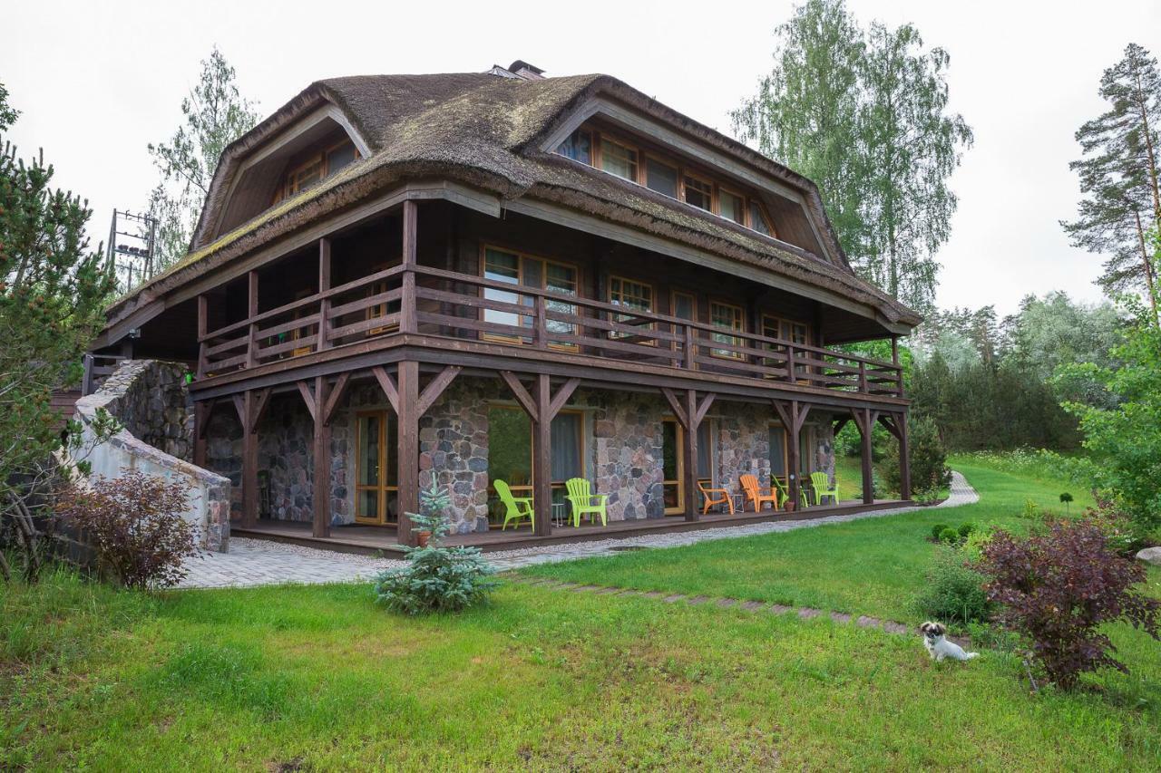 Hostal Dzeni Amatciems Exterior foto